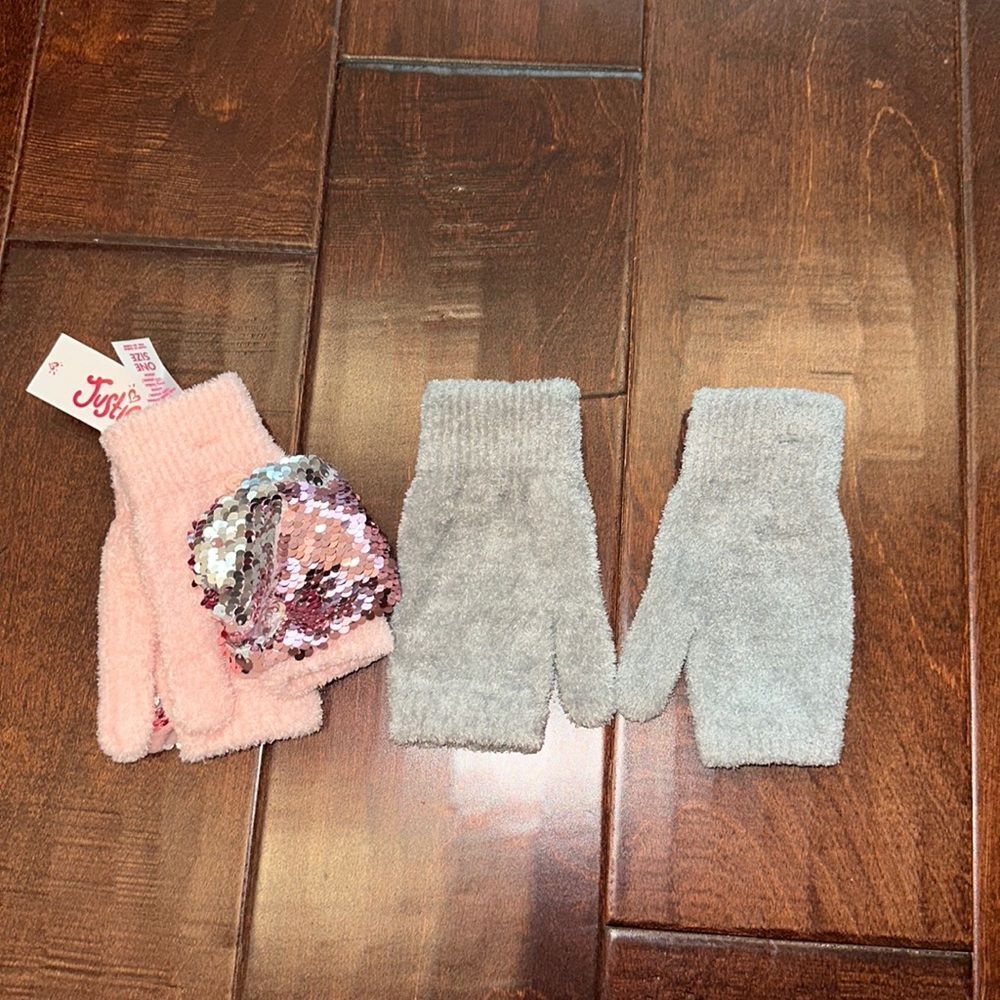 Grey and pink mittens